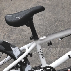 BMX MONGOOSE Custom L20 20’25 White Camo -Vélos électriques Soldes BMX MONGOOSE Custom L20 2025 White Camo 4