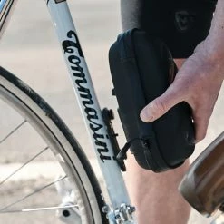 Fidlock TWIST - Pochette Outil De Cadre + Support Vélo Bike Base -Vélos électriques Soldes fidlock twist toolbox bike base 3 3840x2160