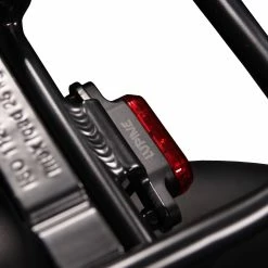 Lupine - Feu Arrière C14 G Pour Vélo électrique (montage Sur Porte-bagages Arrière) -Vélos électriques Soldes lupine feu arriere c14 g pour vae montage porte bagages arriere detail 1 3840x2160