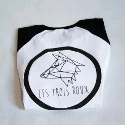 Tee Shirt Baseball 3/4 LES TROIS ROUX Exocroux 5 Tee Shirt Baseball 3/4 LES TROIS ROUX Exocroux -Vélos électriques Soldes products IMG 0709 scaled 1